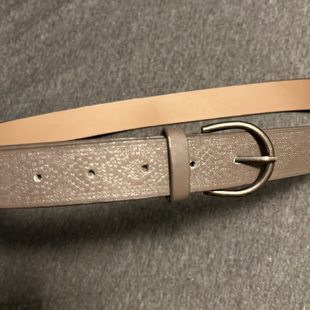 Tan women’s belt size Medium - Picture 2 of 5